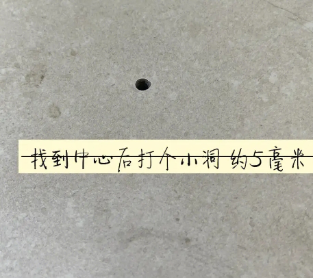 南和瓷砖空鼓维修公司专业解答在瓷砖铺贴过程中，如果砂料搅拌不均匀，将会带来以下问题